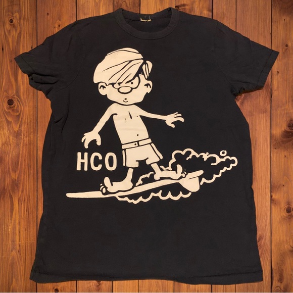 Hollister Co Aeropostale American Eagle Shirt Surfing Guy Cute Graphic Tee - Picture 1 of 4